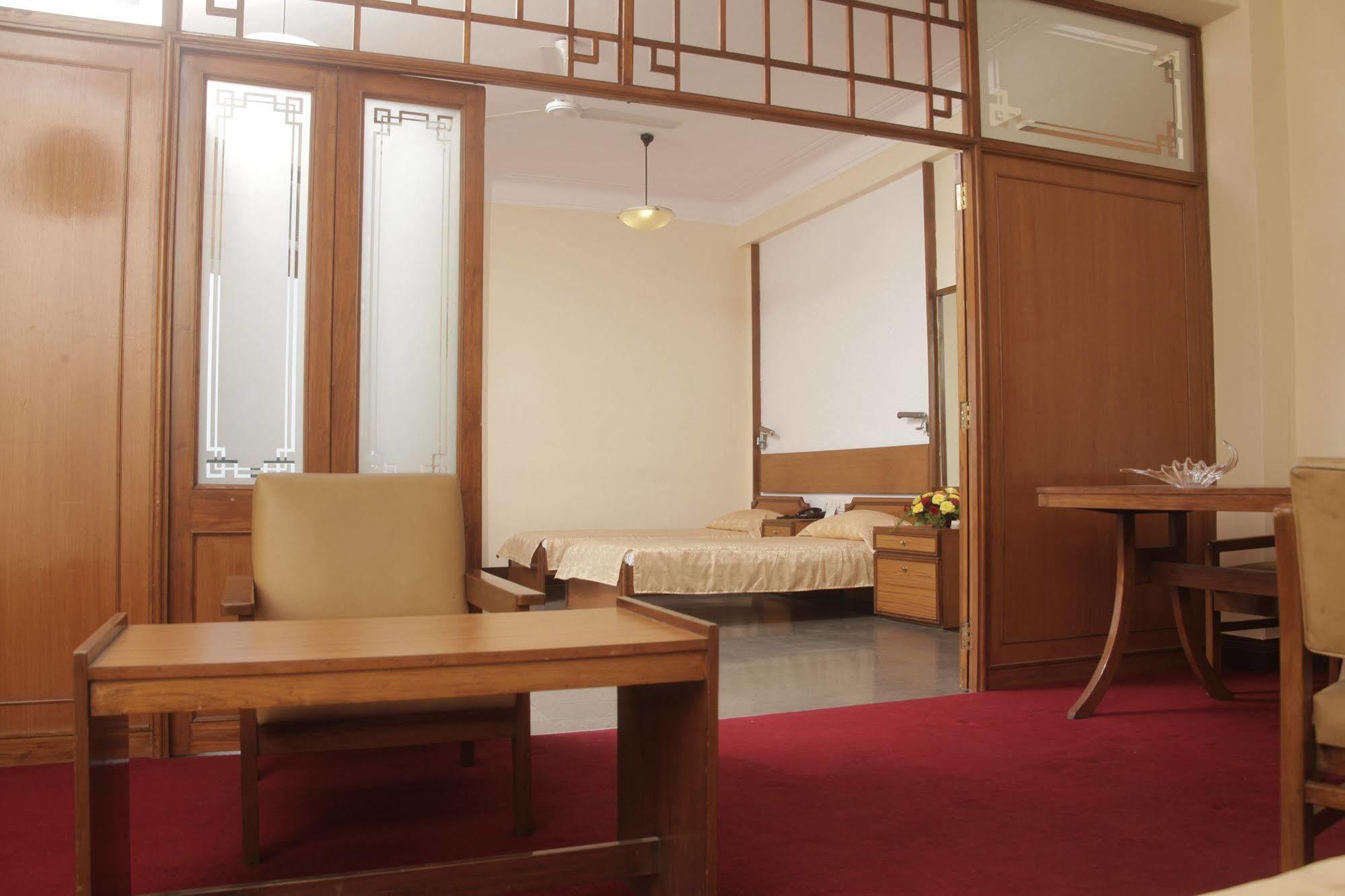 Sea Green Hotel Bombay Extérieur photo