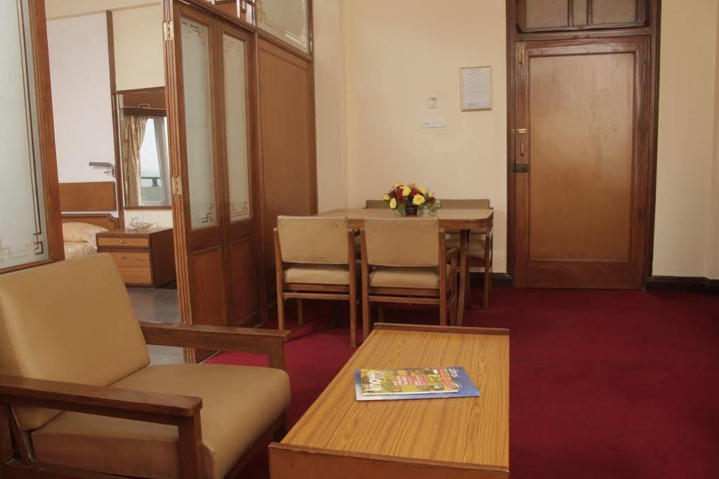 Sea Green Hotel Bombay Extérieur photo